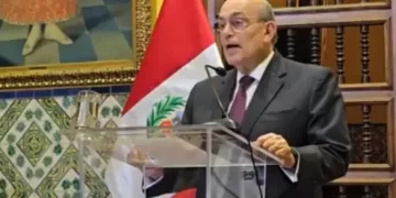 Perú rompe relaciones diplomáticas con México, por asilo a exministra Chávez