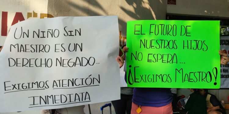 Cierran otra escuela por falta de maestros