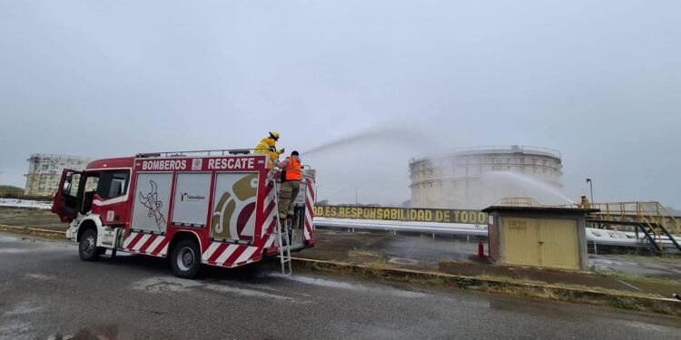 Realizan simulacro Pemex y PC