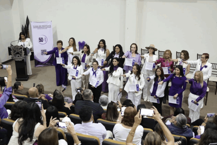 Toman protesta Red de Mujeres para la Igualdad y el Empoderamiento