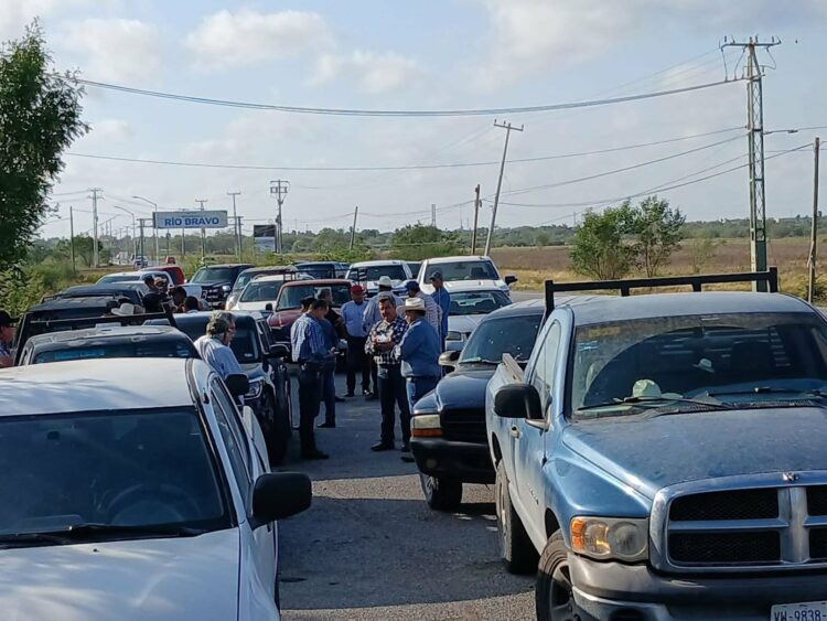 Inician protestas en carreteras de Tamaulipas