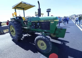 Bloqueos carreteros por agricultores se mantienen en 9 puntos de Guanajuato