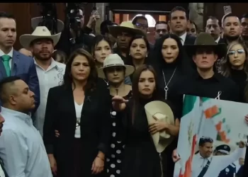 Grecia Quiroz viuda de Manzo rinde protesta como alcaldesa de Uruapan,Michoacán