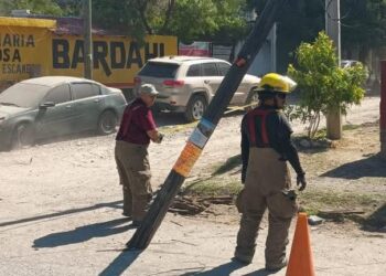 Atienden bomberos llamada de auxilio en Colonia Azteca
