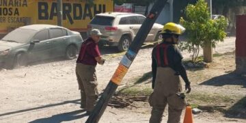Atienden bomberos llamada de auxilio en Colonia Azteca