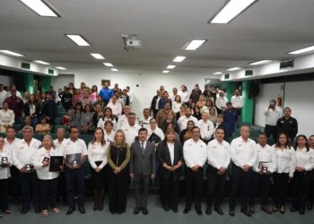 Preside rector ceremonia de homenaje al personal jubilado del Sindicato de la UAT