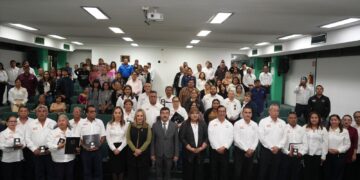 Preside rector ceremonia de homenaje al personal jubilado del Sindicato de la UAT