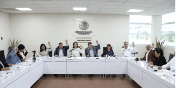 Avanzan iniciativas de protección a maestros