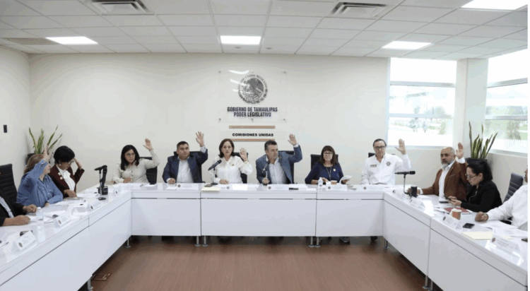 Avanzan iniciativas de protección a maestros