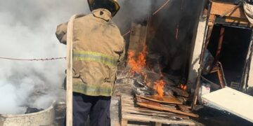 Se incendia casa en Colonia Buena Vista