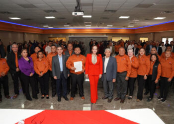 Fortalece Carmen Lilia Canturosas lazos de cooperación con sindicato de maquiladoras