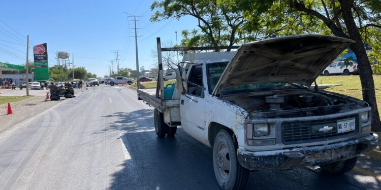 Joven muere atropellado por camioneta tras volcar su cuatrimoto