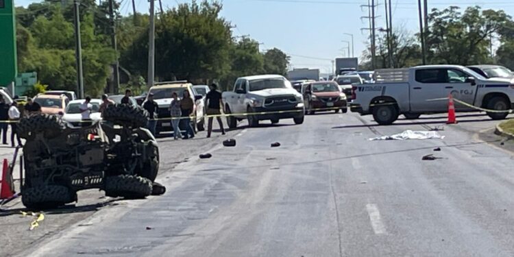 Joven muere atropellado por camioneta tras volcar su cuatrimoto