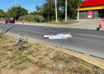 Joven muere atropellado por camioneta tras volcar su cuatrimoto