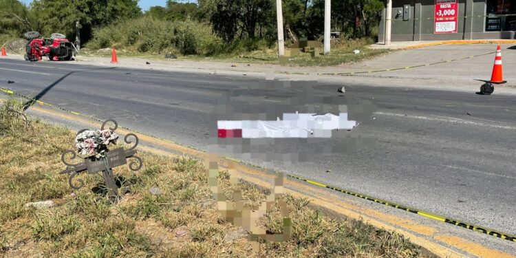 Joven muere atropellado por camioneta tras volcar su cuatrimoto