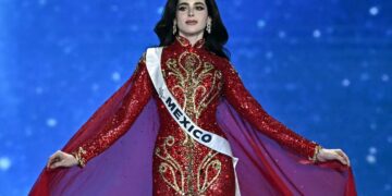 Gana México certamen Miss Universo, coronan a Fátima Bosch