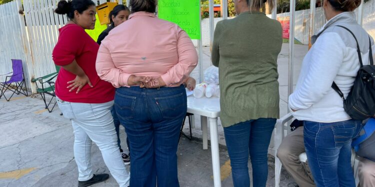 Cierran otra escuela, ahora por falta de director