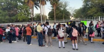 Cierran otra escuela, ahora por falta de director