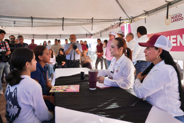 Gobierno de Nuevo Laredo acerca servicios municipales a familias