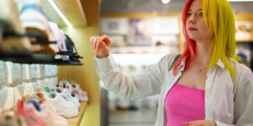 ¿Por qué noviembre es un buen mes para comprar tenis para mujer?