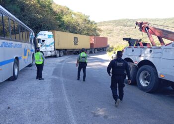 Agricultores y transportistas levantan bloqueos carreteros en Tamaulipas; reanudarían mañana