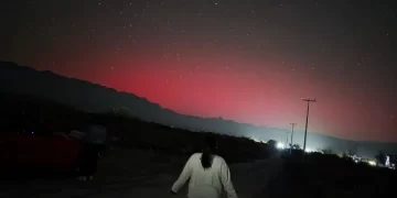Auroras boreales iluminaron el cielo de García, Nuevo León