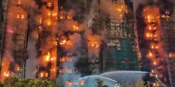 Hong Kong en luto: cifra de muertos por incendio aumenta a 44