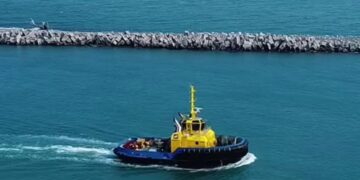 Se hunde embarcación en Miramar, un muerto