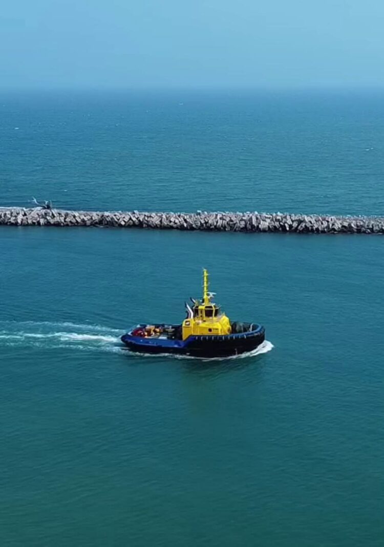 Se hunde embarcación en Miramar, un muerto