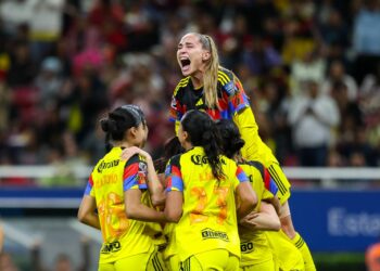 América toma ventaja en el Clásico ante Chivas