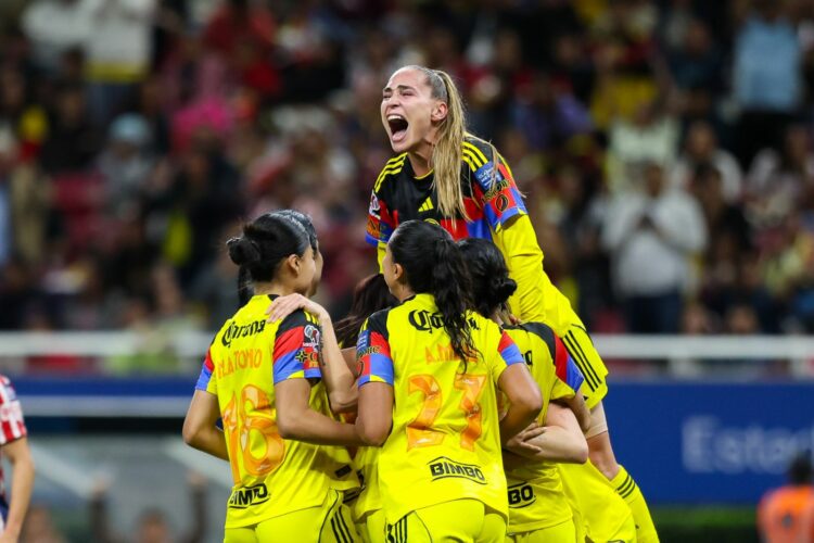 América toma ventaja en el Clásico ante Chivas