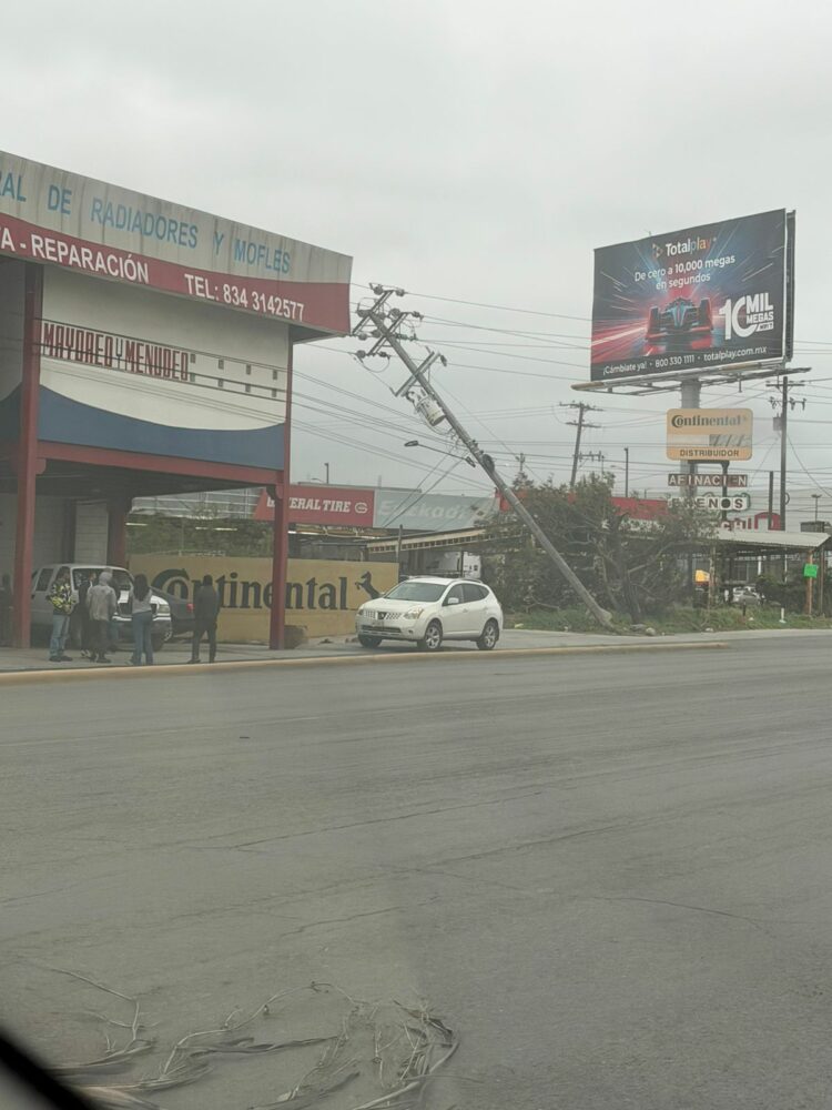 “Nortazo” azota Ciudad Victoria: Vientos de 100 km/h derriban postes y dejan sin luz a diversos sectores