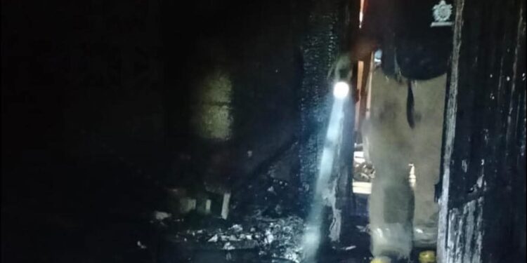 Se incendia casa en la colonia Vicente Guerrero