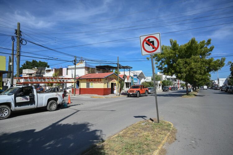 Ayuntamiento reduce a un sentido vial calle Sierra Vista del Fracc. Villarreal en Cd. Victoria
