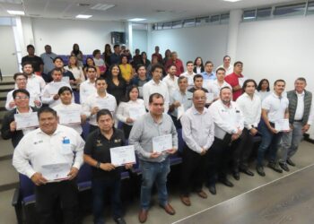 Certifica Universidad Politécnica de Victoria generación de especialistas en industrias de energías limpias