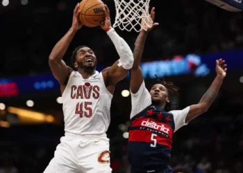 Donovan Mitchell firma una noche épica y lidera gran remontada de Cavs