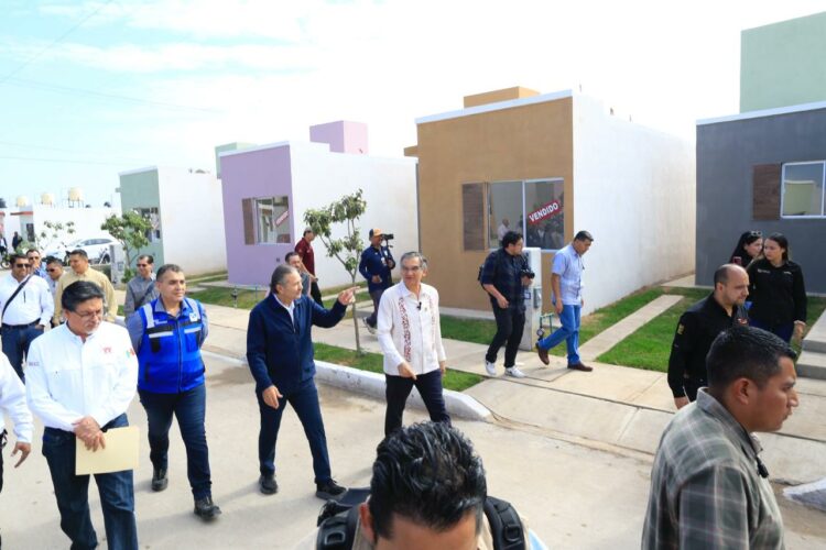 INFONAVIT entrega 118 Viviendas del Bienestar a familias victorenses