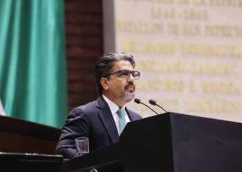 Proponen reforma para prohibir el uso de teléfonos celulares en horario escolar, en planteles de nivel básico