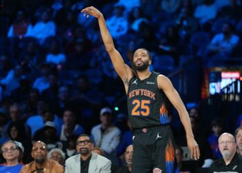 Knicks derrota 124-113 a Spurs y logra coronarse en NBA Cup 2025