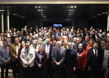 Acuerdan colaboración para fortalecer respuesta al VIH en el Sector Salud