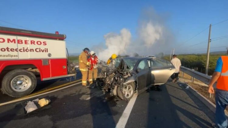 Cuatro muertos y seis heridos en choque frontal de autos en la carretera Victoria-Tampico