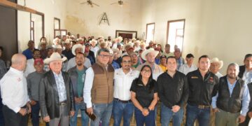 Realizan jornada de capacitación para productores de mezcal en San Carlos