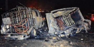 Se incendian dos camionetas usadas para el robo de combustible en Hidalgo