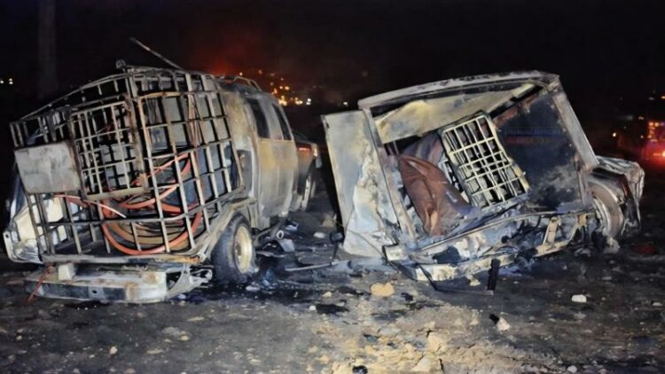 Se incendian dos camionetas usadas para el robo de combustible en Hidalgo