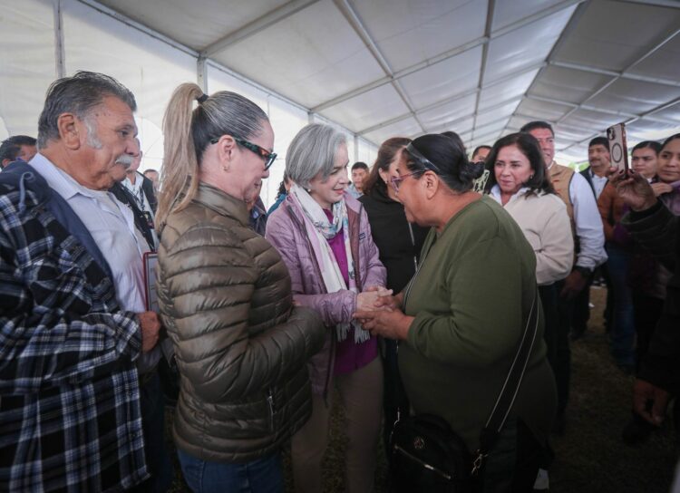 Lleva María de Villarreal apoyos a Xicoténcatl con la Brigada Transformando Familias