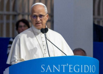 Sheinbaum busca llamada con el Papa León XIV para formalizar invitación a México