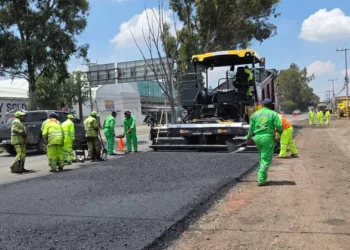 Tendrán los 32 estados de México “trenes” para repavimentar carreteras: SICT