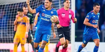 Cruz Azul y Tigres empatan 1-1 y lo definirán todo en la vuelta
