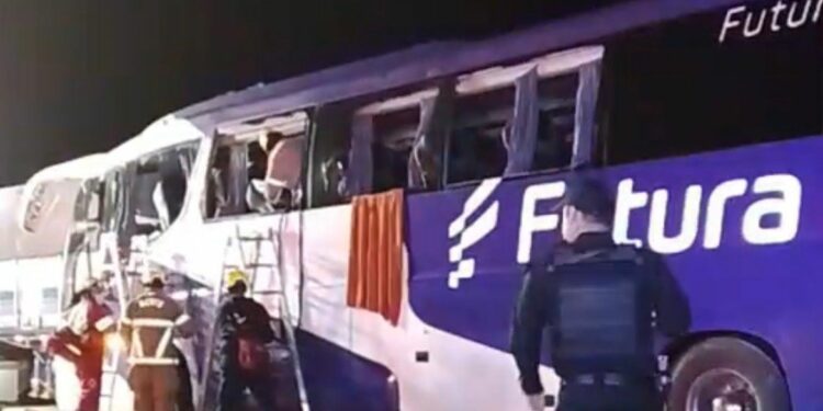 Trágico accidente en carretera Zaragoza deja 2 muertos y 35 heridos