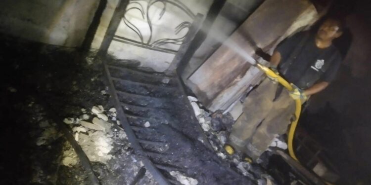 Muere al incendiarse su vivienda